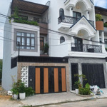 cần bán lô đất đối diện công viên sát biển. hướng đông nam