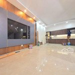 nhà đẹp xây mới phố đình đông, sân cổng rộng rãi, riêng tư