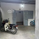 tôi chính chủ cần cho thuê nhà cấp 4 tại ngõ 16 võ văn tần giá 4.2 triệu/th, lh 0974483586