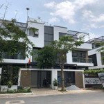 cho thuê nhà 3 lầu giá rẻ. lh 0938909576