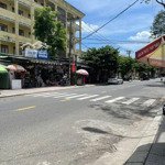 chào bán nhà 2 tầng góc 2mt vị trí kinh doanh đường 10.5m giá rẻ