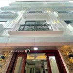 nhà 5 tầng. giá hơn 3 tỷ. gần chợ, trung tâm xã., trường học. đi yên nghĩa - đh phenika khoảng 10p