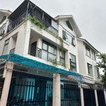cho thuê biệt thự 30b ngõ 20 trần kim xuyến, cầu giấy. vị trí đẹp kinh doanh thuận tiện