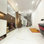 bán nhà phố định công 30m 5 tầng, ngõ thông các ngả, ô tô đõ cửa, nhà đẹp chỉ việc xách vali đến ở