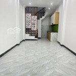 nhà chính chủ_35m2_5,05tỷ_vĩnh hưng_đại đồng_ngõ thoáng_dân trí cao_ô tô tránh 20m.