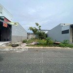 tôi chính chủ cần bán đất gần ubnd tiến hưng đồng xoài giá 750tr dt 120m2 shr lh 0972753710