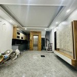 nhỉnh 7 tỷ thang máy đội cấn ba đình 36m2 6t tặng nội thất 7.9 tỷ
