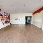 cho thuê nhà 1 trệt 2 lầu ngang 7m mặt tiền đường 30/4 giá 40 triệu