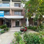 nhà mặt tiền công viên,6x15m, t.2l , mới xây, shr, hoàn công, full nội thất, kdc cao cấp,vị trí đẹp