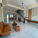 cho thuê nhà đầy đủ nội thất 4 phòng ngủ sun casa central