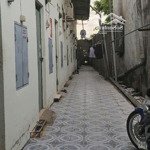 đất rộng 298 m2 có 1 kiot và 9 phòng trọ còn mới. nguồn thu sẵn: 18 tr/th ngay tt p hiệp thành