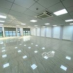bà triệu - văn phòng 180m2 45 triệu đẹp không tì vết. tầng cao, view thoáng, ô tô đỗ cửa