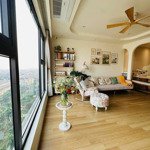 chính chủ gửi bán chcc 15 - 17 ngọc khánh 150m2, 3 phòng ngủ. liên hệ: 0988669892