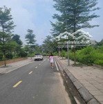 bán 2 lô siêu đẹp đối diện chợ lương sơn hòa bình, sẵn sổ trao tay