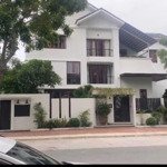 đừng bỏ lỡ 1 căn biệt thự góc 2 mt nhà xây tâm huyết chủ cần bán gấp để giải quyêt cv giá cực rẻ