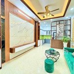 hạ chào 300tr- bán gấp nhà đẹp hoàng mai - 33m 5 tầng 10m ô tô - nội thất sịn- sổ vuông.