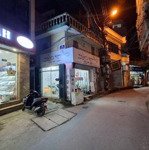 chính chủ muốn bán nhanh nhà mặt phố giáp bát hoàng mai, dt 73m lô góc nhà 2t kd ô tô vào nhà.