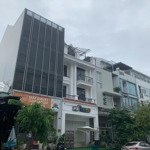 hàng mới! bán nhà mặt tiền trần quý quận 11 đoạn 2 chiều - dt 8x17m 4 tầng có hđ 80tr/th giá 30 tỷ