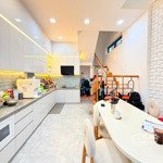 siêu phẩm quận 10 - hẻm xe hơi - lô góc không quy hoạch - nhà siêu đẹp- full nội thất cao cấp.