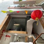 bán nhà cầu giấy- toà nhà 8t thang máy- phân lô ô tô- cách phố 1 nhà- 60m2- 25 tỷ