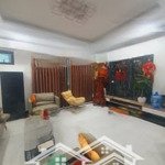 nhỉnh 8 tỷ! bán nhà cầu giấy, dân xây 46m2x5t hai thoáng, ngõ nông rộng gần ô tô