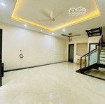 biệt thự phố cổ-trái tim hoàn kiếm-không gian đẹp -kinh doanh
hometay-mặt tiền rộng-dòng tiền-đầu t