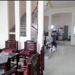 bán nhanh nhà 2.5 tầng khả lễ nhìn vườn hoa mặt tiền rộng.
