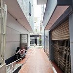 chính chủ cần bán nhà 4 ngõ 384 lạch tray. ngõ nông thoáng, công năng phù hợp, tiện ích ngập tràn.