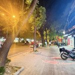 bán nhà láng hạ, ba đình: 73m, 4 tầng, mặt tiền 4,2m giá 60 tỷ.mặt phố vip, vỉa hè rộng 10m.
