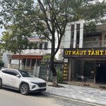 nhà đẹp sinh khí tốt. sẵn thang máy sử dụng