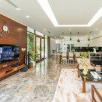 bán gấp biệt thự cạnh vincom giảng võ 60 tỷ 135m2 mặt tiền 11m xây 4 tầng đường hè 10m, gần vinhome