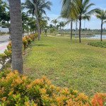 lô góc view đầm sen nhìn thẳng ra sông rất đẹp