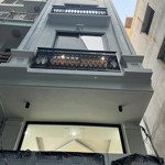 bán nhà tân mai, 58m2 5 tầm, mặt tiền 3.6m giá 16.8 tỷ. ô tô ngủ trong nhà, nhà mới cứng, thang máy