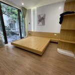 lô góc nhà đẹp - hoàng hoa thám : 35m2 6 tầng - mặt tiền 4m - có sân để xe máy.