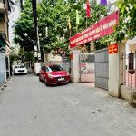 nhà nguyễn văn cừ- hồng tiến- lô góc thoáng sáng- cách 1 nhà ra oto- vài bước chân ra mặt phố- sđcc