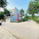 chính chủ bán lô góc 106.3m2 mặt tiền 6m. gần đhqg đường oto tránh