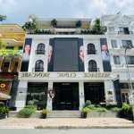 cần tiền bán rẻ hơn thị trường 15% nhà mt huỳnh văn bánh q.phú nhuận 8x18 kết cấu sẵn, giá 30 tỷ