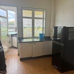 bán căn góc chung cư yersin 1,5 tỷ có thang máy, 2 phòng ngủ đều có cửa sổ thoáng