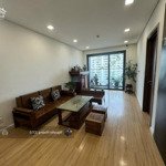 giá thật, bán gấp ch 70m2, 2n - 2wc, tòa rivera park. tầng trung thoáng mát, full đồ đẹp xịn xò, sổ