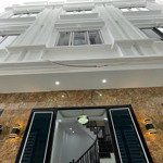 cc gửi bán nhà ngõ thông ô tô đỗ cửa. gần đường ql6 đang mở rộng. 3tx40m2. giá 2.78 tỷ. 0966929600