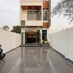 nhà 1 trệt 2 lầu ;3 phòng ngủ; 3 wc; phú lợi thủ dầu một; vị trí trung tâm nhiều tiện ích