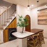 bán nhà 5 tầng - trung tâm q3 - ngang khủng gần 6m - thu nhập 17 tr/tháng