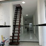 phòng sát mặt tiền trần văn đang, q3, sạch sẽ cần chọn khách ít người thuê lâu dài lịch sự