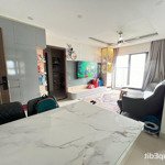 căn góc tầng đẹp view hồ 2pn thoáng mát, full nội thất, lựa chọn hiếm cho người mua để ở lâu dài