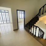 nhà cực đẹp không có căn thứ 2, hẻm xe hơi, nhà mới ngay trung tâm q9