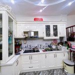 bán nhà ngõ 250 tân mai, 40m2 x 5 tầng, gần ô tô, 180tr/m2
