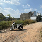 cần bán lô đất song hành vào 1/ tầm 30m
