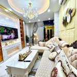 lô góc phố đoàn thị điểm, nhà mới thang máy, cách ô tô 10m, gần phố dt 38m2 * 6 tầng
