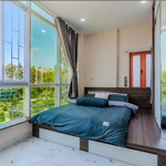 bán gấp tòa nhà đường phan thúc duyện 8 tầng. ngang 6.2x29m. thu nhập trên 100 triệu/tháng