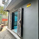 cho thuê nhà 3 tầng mới xây, ngõ 214 nguyễn xiển, 2pn 3vs 8tr/ tháng, ở ngay